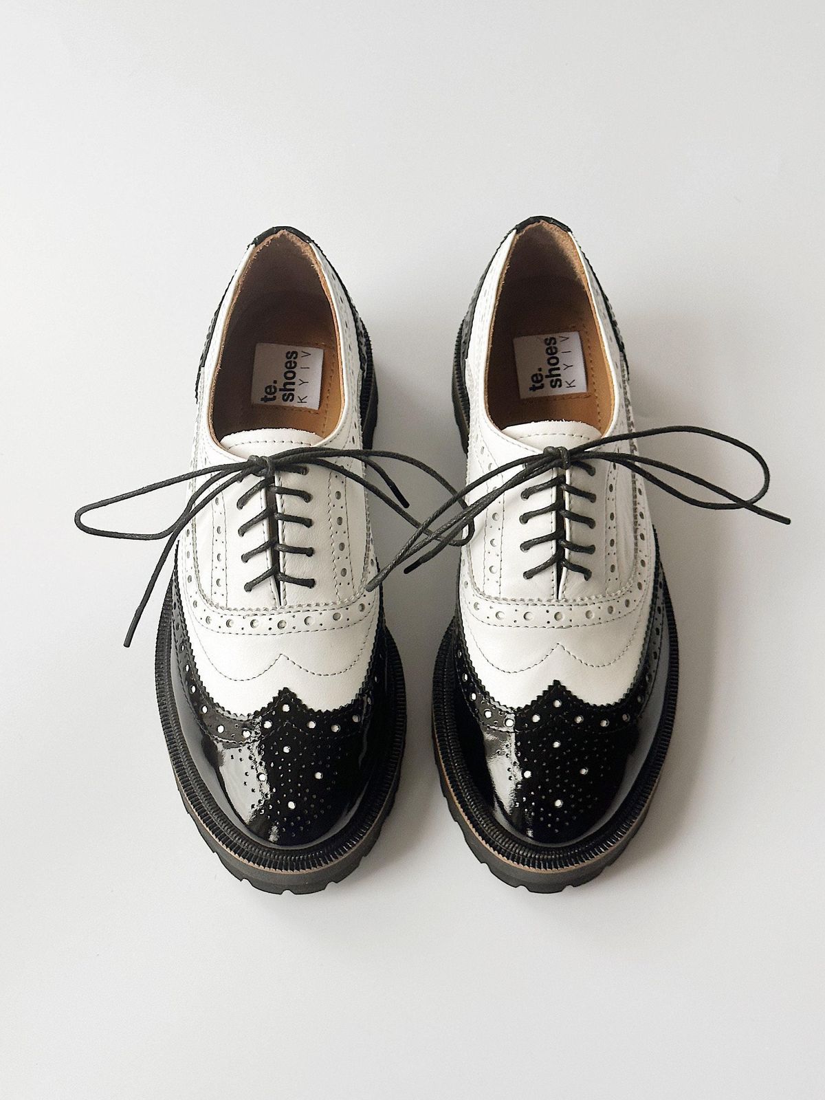 Oxfords & Lace Shoes